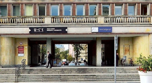 Vụ bê bối KNF: Không chỉ có vấn đề (đang nghi vấn) có hối lộ. Trong cuộc nói chuyện của ông Czarnecki với ông Chrzanowski còn có 5 chủ đề thú vị khác Vụ bê bối KNF: Không chỉ có vấn đề (đang nghi vấn) có hối lộ. Trong cuộc nói chuyện của ông Czarnecki với ông Chrzanowski còn có 5 chủ đề thú vị khác