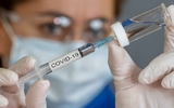 Lây nhiễm coronavirus sau khi tiêm hai liều vác-xin. Sao lại thế được?! Lây nhiễm coronavirus sau khi tiêm hai liều vác-xin. Sao lại thế được?!