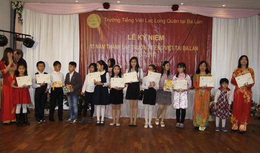 Trường Tiếng Việt tại Ba Lan kỷ niệm 15 năm ngày thành lập - ảnh 5