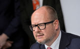 Ông Thị trưởng Gdańsk Paweł Adamowicz bị tấn công bằng dao trên sân khấu ở đêm chung kết Đại hợp xướng Giáng sinh từ thiện (Wielka Okiestra Świątecznej Pomocy – WOŚP) Ông Thị trưởng Gdańsk Paweł Adamowicz bị tấn công bằng dao trên sân khấu ở đêm chung kết Đại hợp xướng Giáng sinh từ thiện (Wielka Okiestra Świątecznej Pomocy – WOŚP)