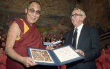 05/10/1989: Đức Dalai Lama được trao giải Nobel Hòa bình 05/10/1989: Đức Dalai Lama được trao giải Nobel Hòa bình