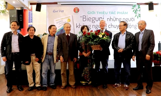 Tiểu thuyết “Bieguni” của Olga Tokarczuk được dịch ra tiếng Việt