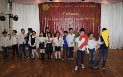 Trường Tiếng Việt tại Ba Lan kỷ niệm 15 năm ngày thành lập - ảnh 7