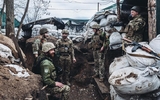 Ukraine kìm chân quân đội của Putin ở phía đông bằng 