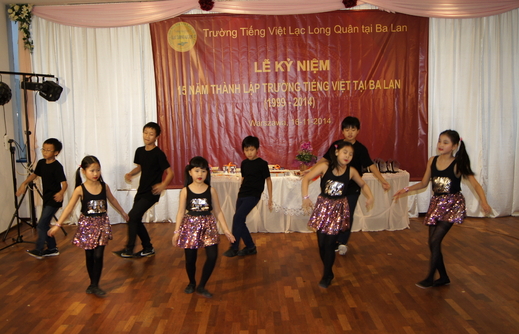 Trường Tiếng Việt tại Ba Lan kỷ niệm 15 năm ngày thành lập - ảnh 8