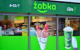Từ nay bạn có thể rút tiền mặt ở cửa hàng Żabka thay vì ra máy ATM