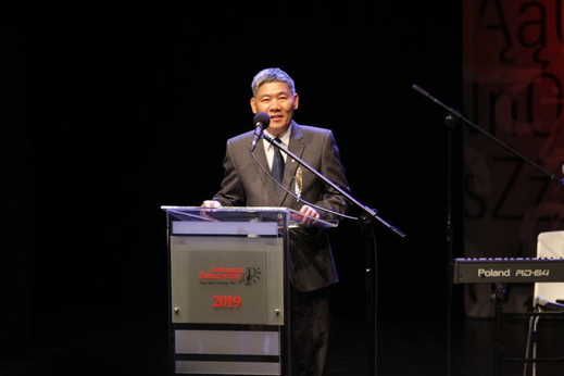 Tiến sĩ Nguyễn Chí Thuật - GS Đại học Tổng hợp Adam Mickiewicz được trao tặng danh hiệu Tiến sĩ Nguyễn Chí Thuật - GS Đại học Tổng hợp Adam Mickiewicz được trao tặng danh hiệu