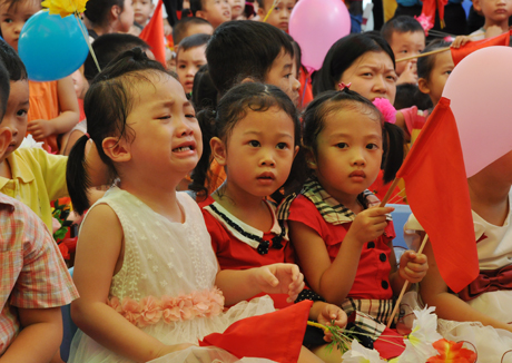 Nhân chuyện cô giáo bắt học sinh quỳ - Phải đổi mới căn bản quan niệm giáo dục học sinh Nhân chuyện cô giáo bắt học sinh quỳ - Phải đổi mới căn bản quan niệm giáo dục học sinh