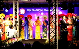 Ngày hội „Gặp gỡ tháng 10, duyên dáng Việt Nam” tại Ba Lan. Ngày hội „Gặp gỡ tháng 10, duyên dáng Việt Nam” tại Ba Lan.